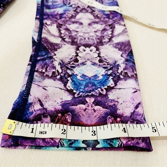 Aritzia TNA Multi Colour Cropped Low Rise Space Dye Atmosphere Leggings XS - Picture 8 of 8